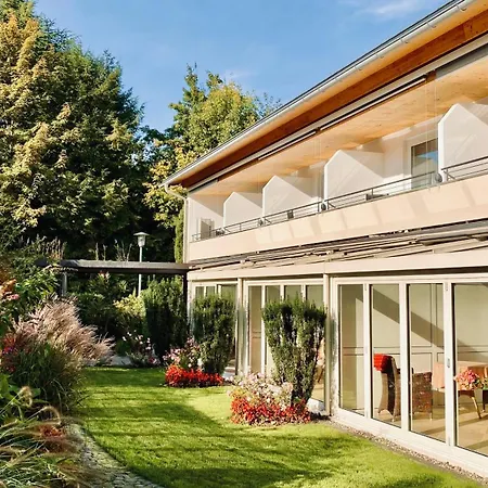 Adoris Appartements Im Lotzbeckpark Am See 