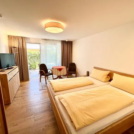 Adoris Appartements Im Lotzbeckpark Am See 
