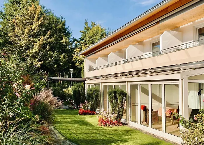 ADORIS APPARTEMENTS im Lotzbeckpark am See nachhaltiges Wohnen in Lindau